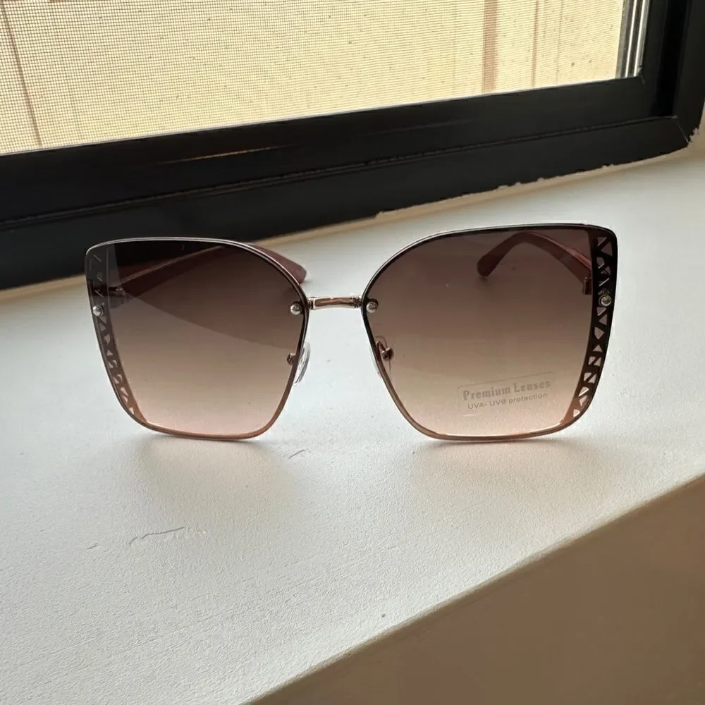 New Fashion Sunglasses Large Frames, Light Weight, Mixed Metal